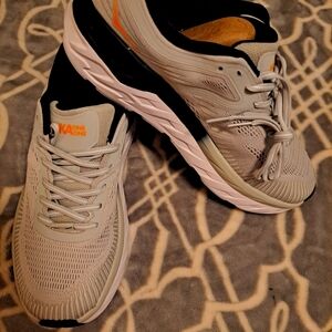 NWT HOKA BONDI 7
